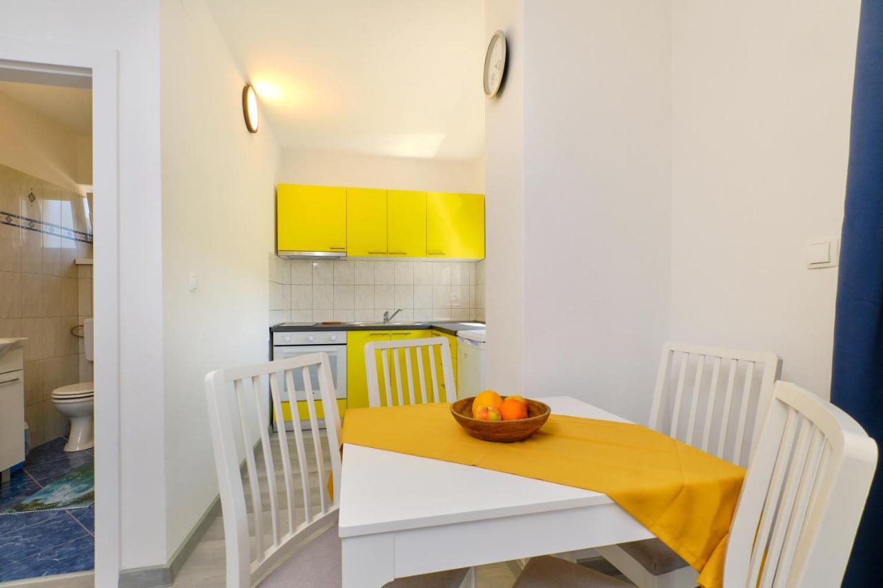 מאלי לוסיניי Apartmani Raic מראה חיצוני תמונה