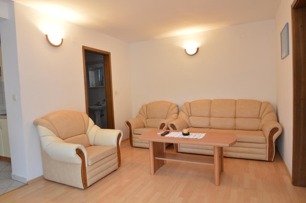 מאלי לוסיניי Apartmani Raic מראה חיצוני תמונה